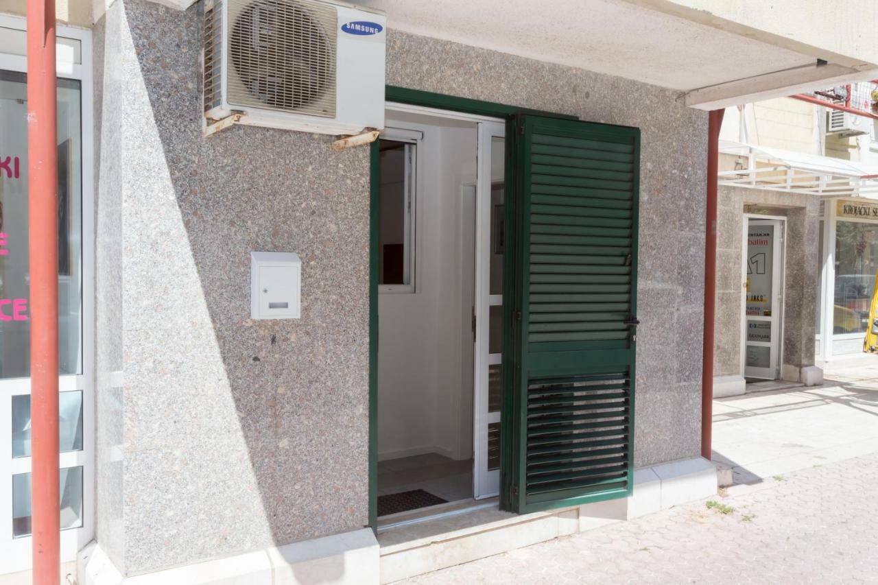 Maestro Metallic سبليت المظهر الخارجي الصورة